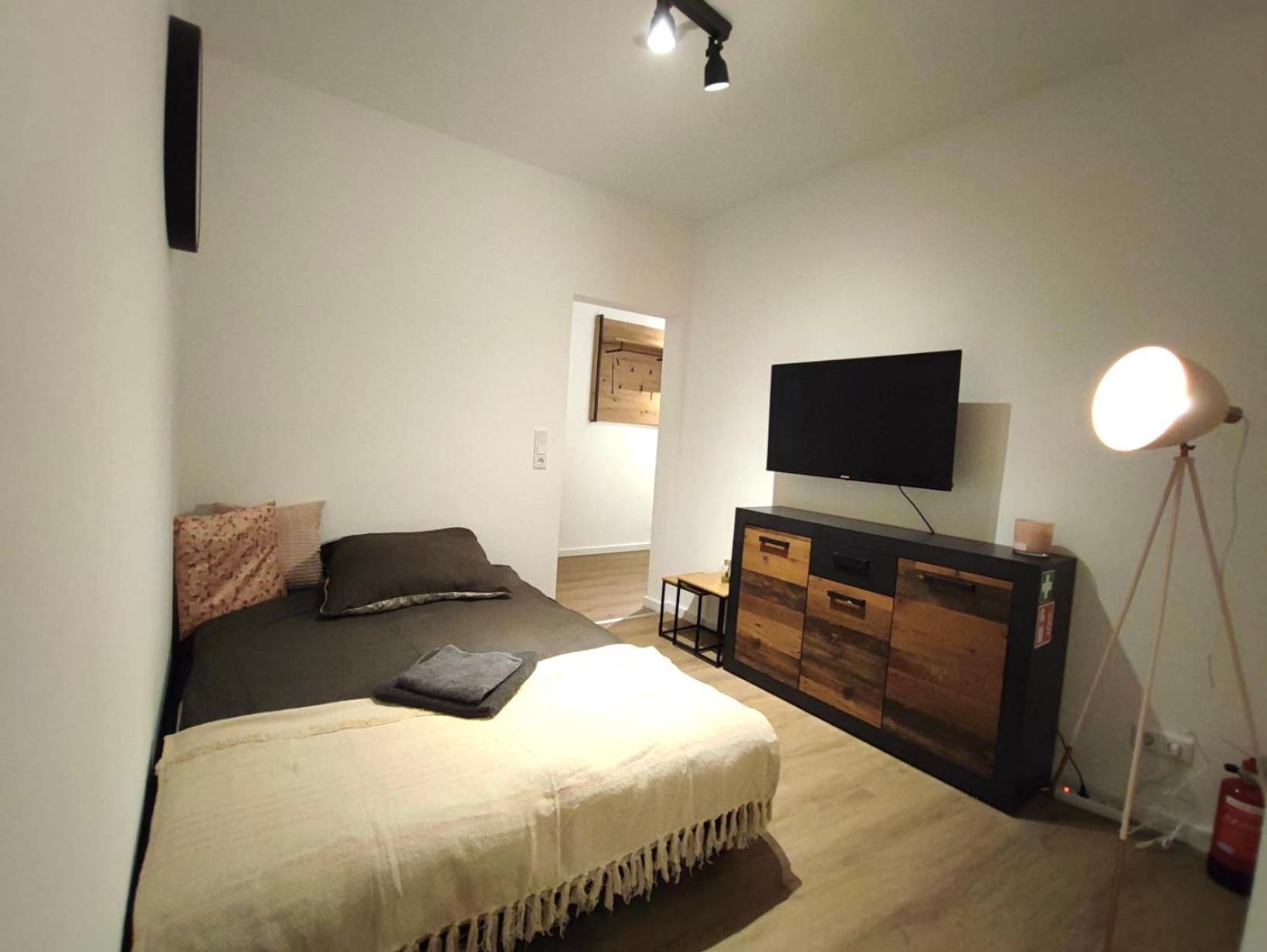 Апартаменти Rtr Essen - Fuer Bis Zu 8 Personen - Voll Ausgestattet - Zentral Limbecker Platz - Messe - Uniklinikum - Smart Tv - Modern Екстер'єр фото